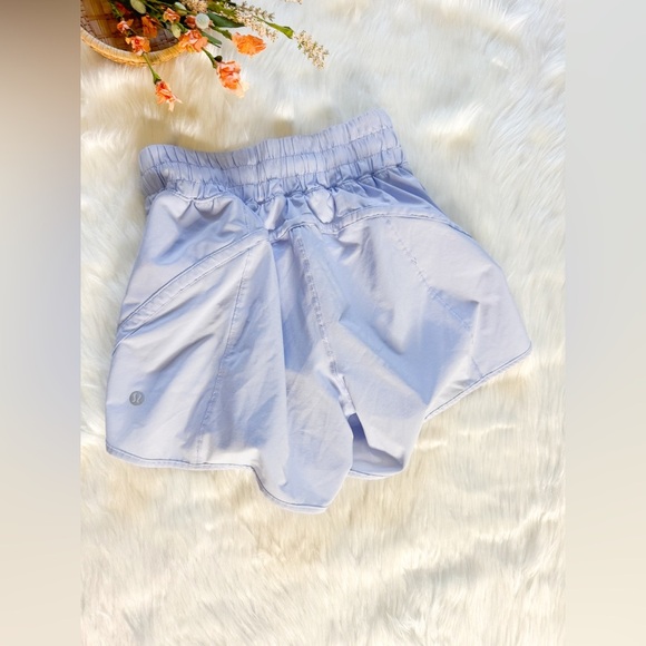 Lululemon track that 3 inch Shorts- lilac smoke! Size 4 - Picture 4 of 5
